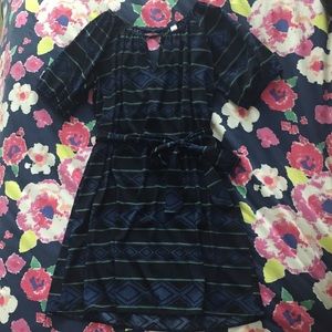 Please note, size has faded away, is either M or L